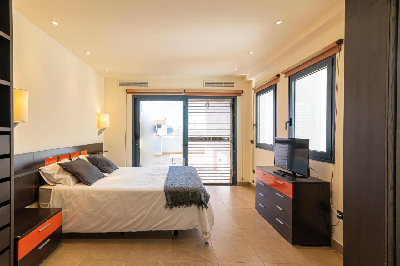 Luxury Holidays Suites, Playa De Los Cristianos Los Cristianos  Exterior photo