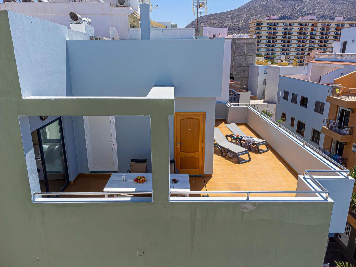 Luxury Holidays Suites, Playa De Los Cristianos Los Cristianos  Exterior photo