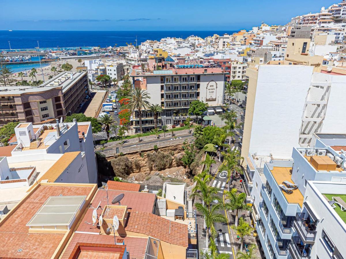 Luxury Holidays Suites, Playa De Los Cristianos Los Cristianos  Exterior photo