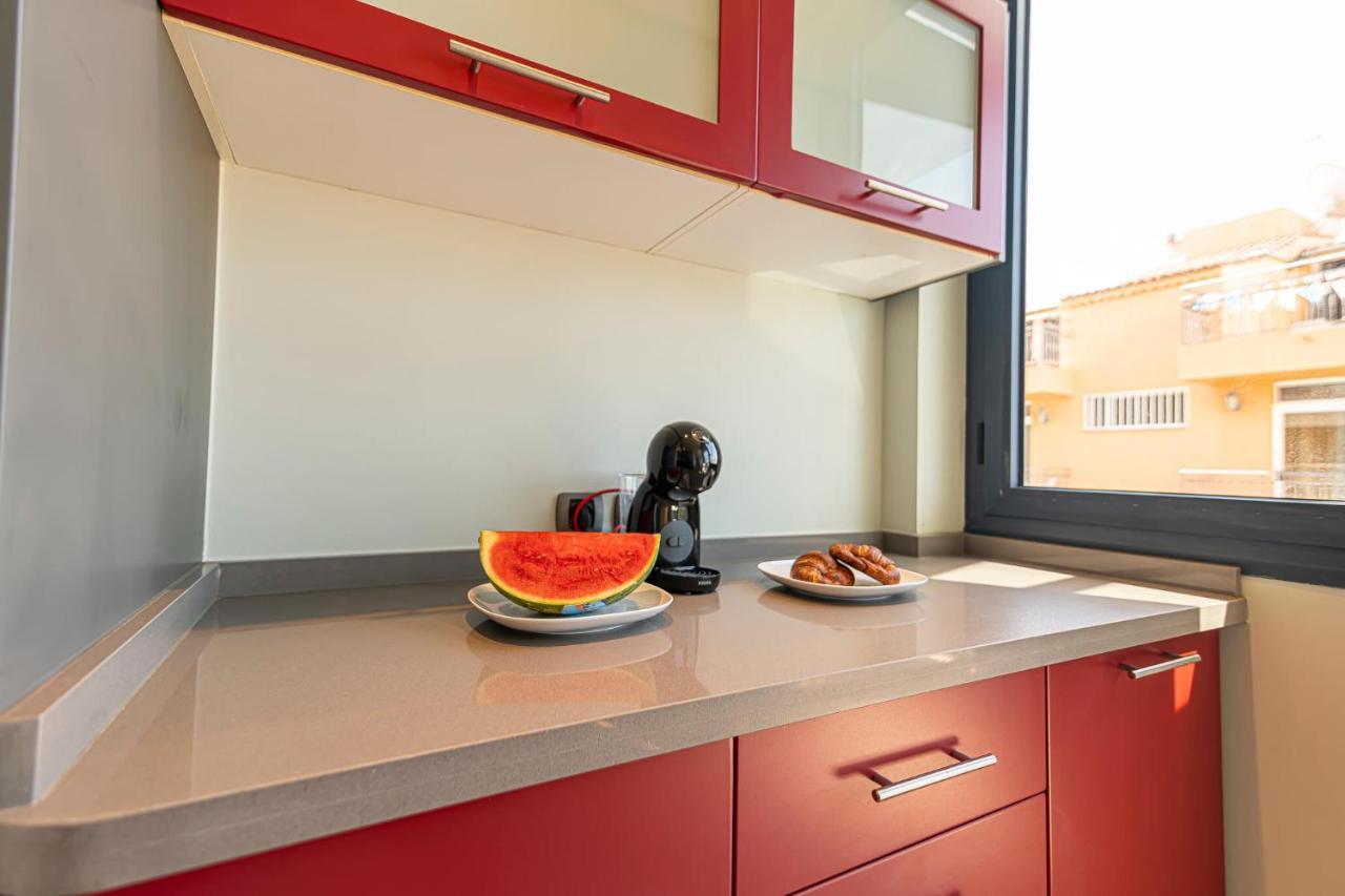Luxury Holidays Suites, Playa De Los Cristianos Los Cristianos  Exterior photo